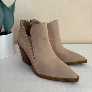 New Vince Camuto Grandina Nude Leather Heeled Ankle Booties Women's 8.5M